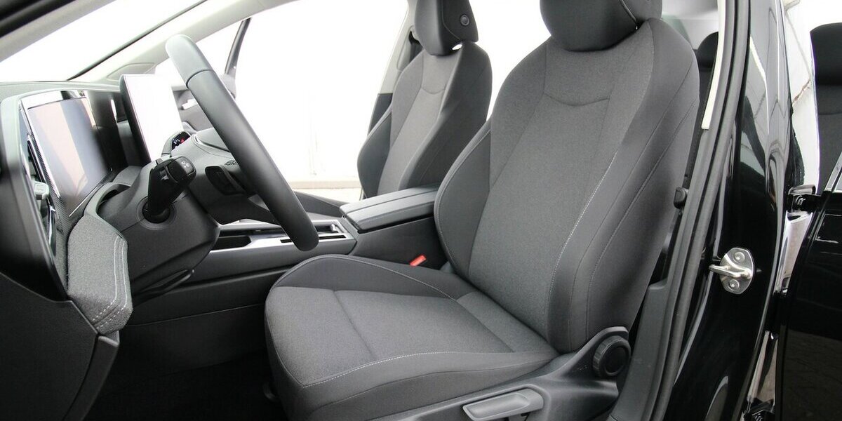 VW Passat Variant 1.5 eTSI 7-DSG LED+KAMERA+WINTER 35.987 km 26.900 &euro; Hagenow 19230