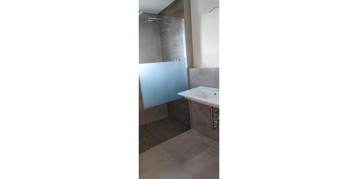 Etagenwohnung Tettnang - 6 Zimmer, 150 m&sup2;, 2.000&euro; | Angebot:26285260