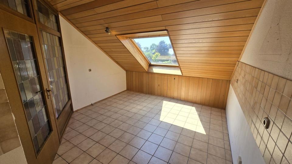 Dachgeschoßwohnung Aachen Eilendorf - 3 Zimmer, 105 m&sup2;, 890&euro; | Angebot:24994360