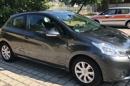 Peugeot 208 99.300 km 1.900 &euro; Lörrach 79539
