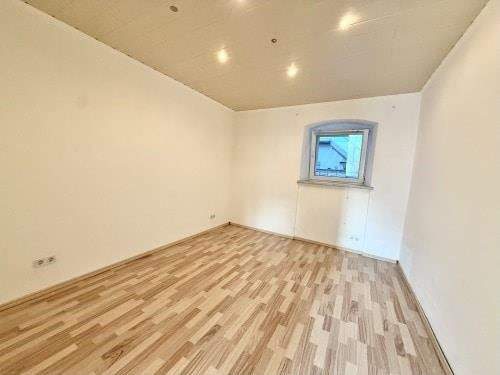 Reihenmittelhaus Floß Weikersmühle - 7 Zimmer, 182 m&sup2;, 1.590&euro; | Angebot:26155311