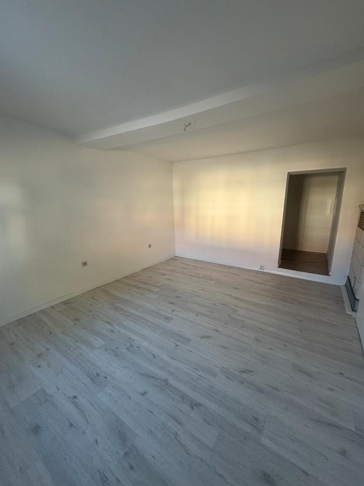 Haus zu vermieten mit Garten und Carport in Friedrichroda