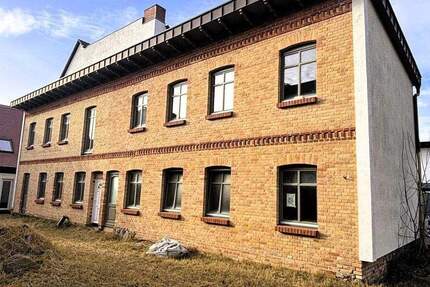 Haus Neustrelitz - 1 Zimmer, 424 m&sup2;, 400.000&euro; | Angebot:25287960