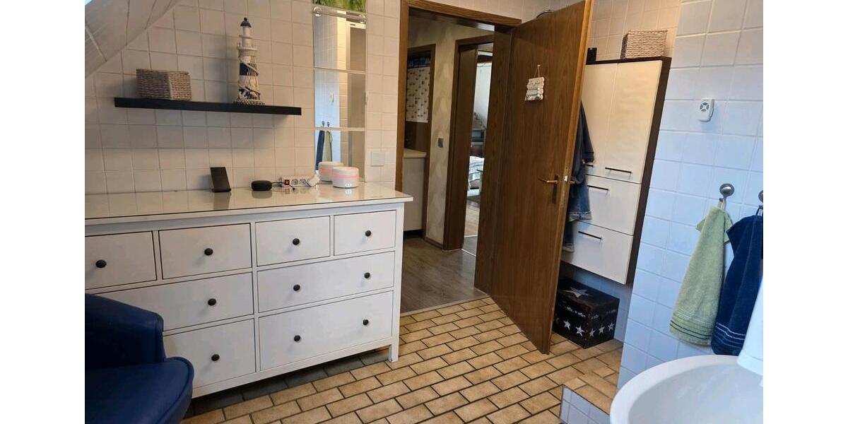 Dachgeschoßwohnung Herdorf - 4 Zimmer, 100 m&sup2;, 155.000&euro; | Angebot:26889413