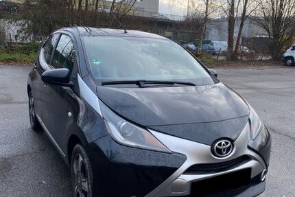 Toyota Aygo (X) 97.000 km 5.800 &euro; Stuttgart 70374