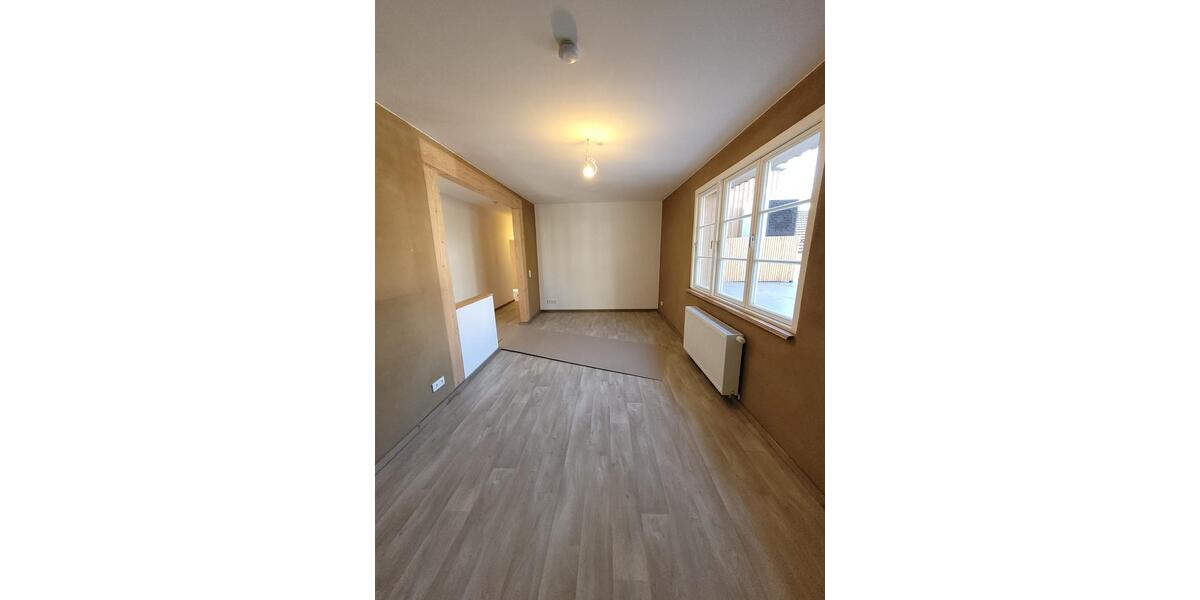 Etagenwohnung Nümbrecht - 2 Zimmer, 76 m&sup2;, 830&euro; | Angebot:25404212