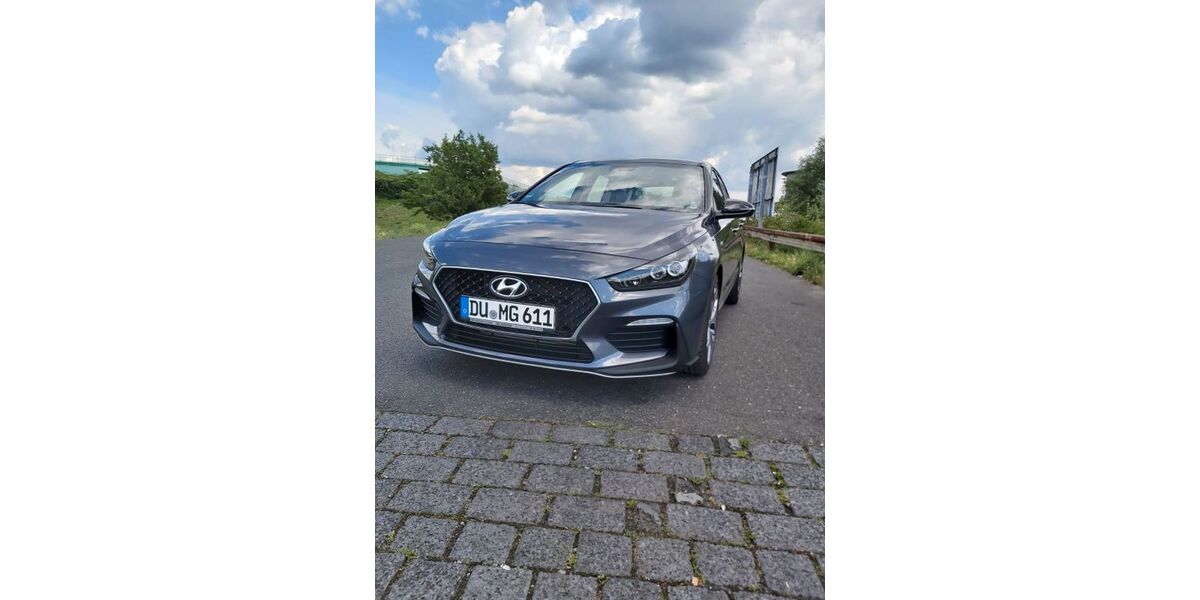 Hyundai i30 53.000 km 14.500 &euro; Duisburg 47179