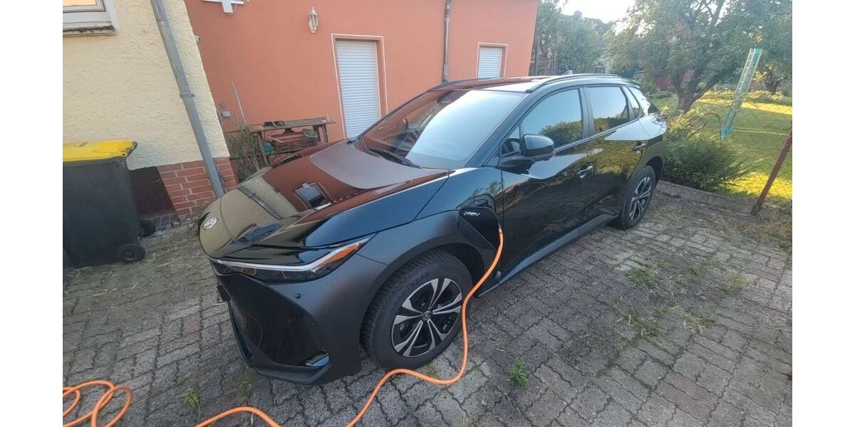 Toyota bZ4X 9.700 km 31.500 &euro; Harsum 31177