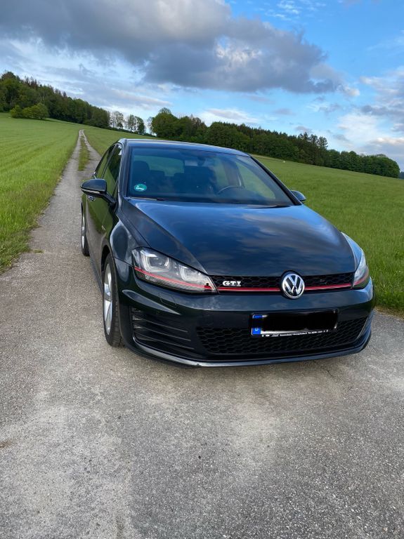 VW Golf 148.100 km 13.000 € Untergriesbach 94107