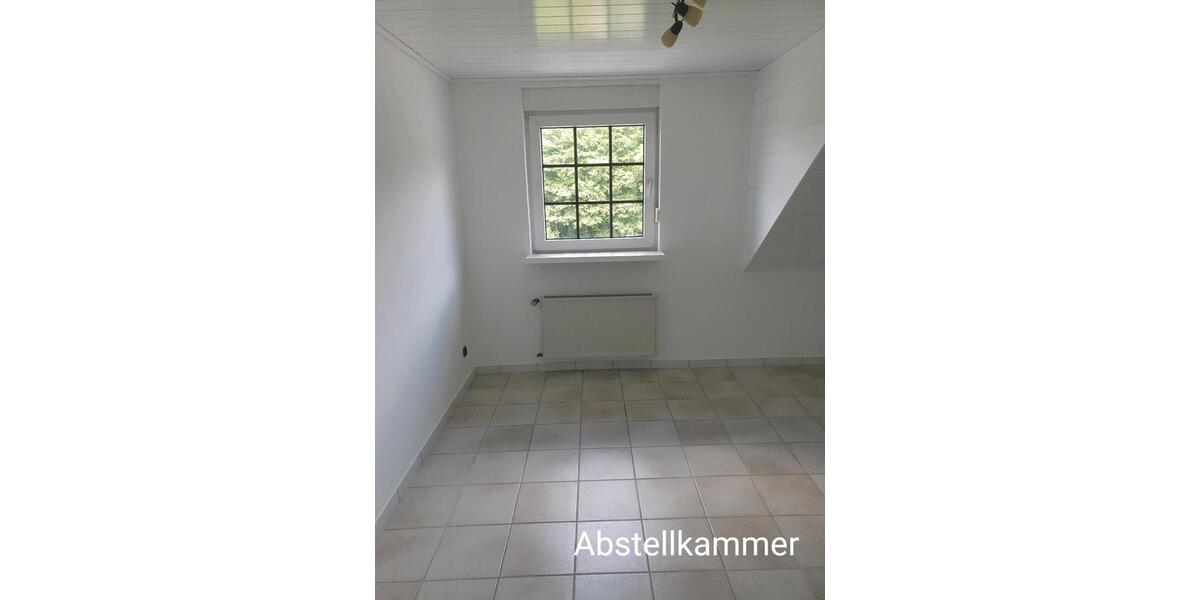 Dachgeschoßwohnung Scheuerfeld - 3 Zimmer, 111 m&sup2;, 139.999&euro; | Angebot:26868431