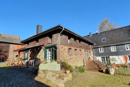 Haus Much - 4 Zimmer, 210 m&sup2;, 1.700&euro; | Angebot:25789631