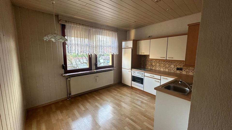 Etagenwohnung Pößneck - 3 Zimmer, 82 m&sup2;, 451&euro; | Angebot:26349768