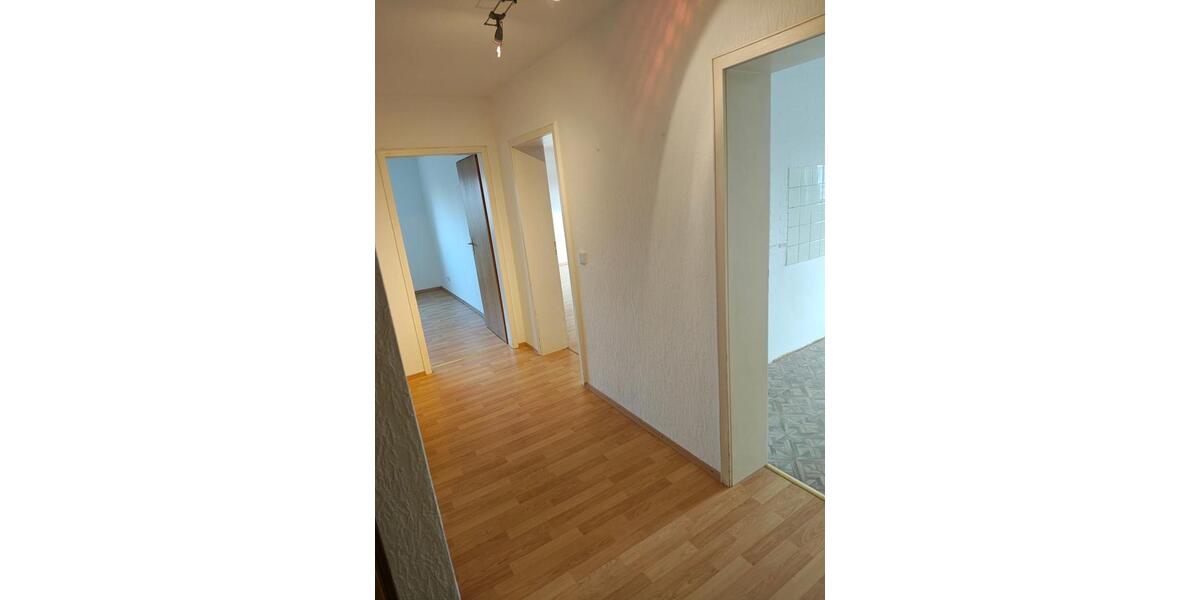 Etagenwohnung Hockenheim - 2 Zimmer, 70 m&sup2;, 750&euro; | Angebot:25452055