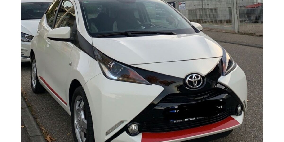Toyota Aygo (X) 83.000 km 7.900 &euro; Flein 74223