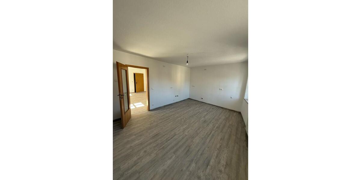 Etagenwohnung Moosbach - 3 Zimmer, 80 m&sup2;, 500&euro; | Angebot:26405831