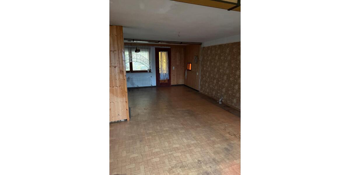 Einfamilienhaus Veilsdorf - 9 Zimmer, 200 m&sup2;, 45.000&euro; | Angebot:25273617