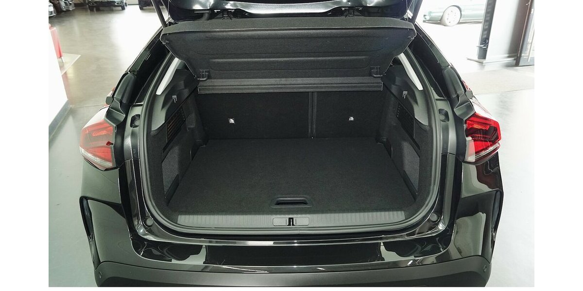 Citroen e-C4 e- 136 Shine 50 KWh LED CARPLAY 43.800 km 16.890 &euro; Lich 35423