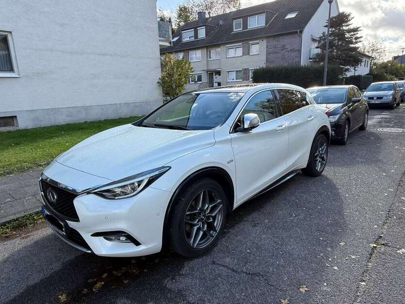 INFINITI Q30 119.255 km 11.500 € Köln 51147