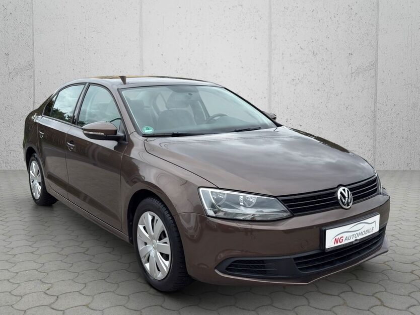 VW Jetta 79.000 km 5.990 € Apolda 99510
