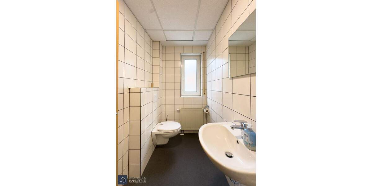 Gewerbeobjekt Limburg - 4 Zimmer, 202 m&sup2;, 2.424&euro; | Angebot:25708023