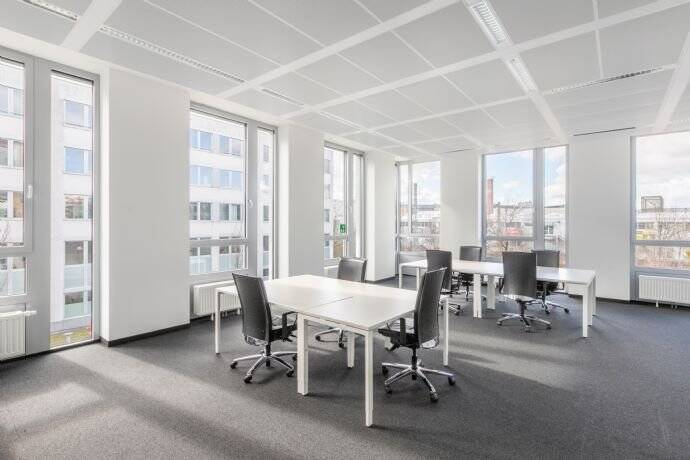 Großraumbüros für 10 Personen 45 sqm in Regus Kaistraße zimmer