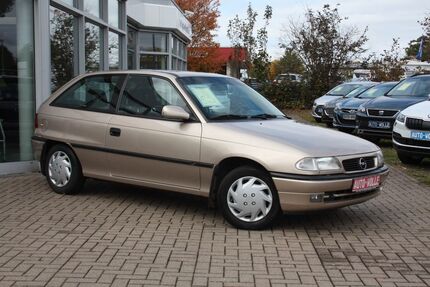 Opel Astra 63.250 km 2.950 &euro; Magdeburg 39120
