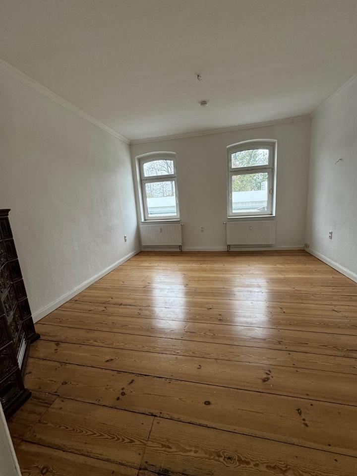 3-Zimmer Wohnung - Altbau mit Einbauküche u. Badewanne