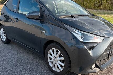 Toyota Aygo (X) 50.000 km 8.800 &euro; Wildau 15745