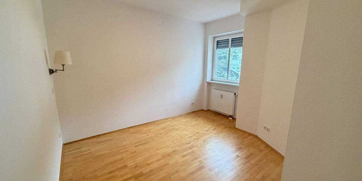 Etagenwohnung Bad Reichenhall - 4 Zimmer, 125 m&sup2;, 680.000&euro; | Angebot:25672321
