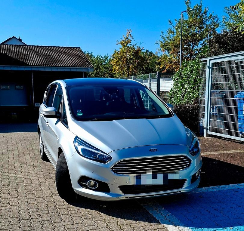 Ford S-Max 111.000 km 21.500 € Karlsruhe 76189