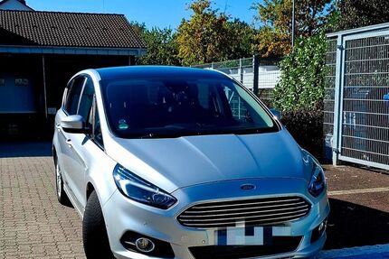 Ford S-Max 111.000 km 21.800 € Karlsruhe 76189