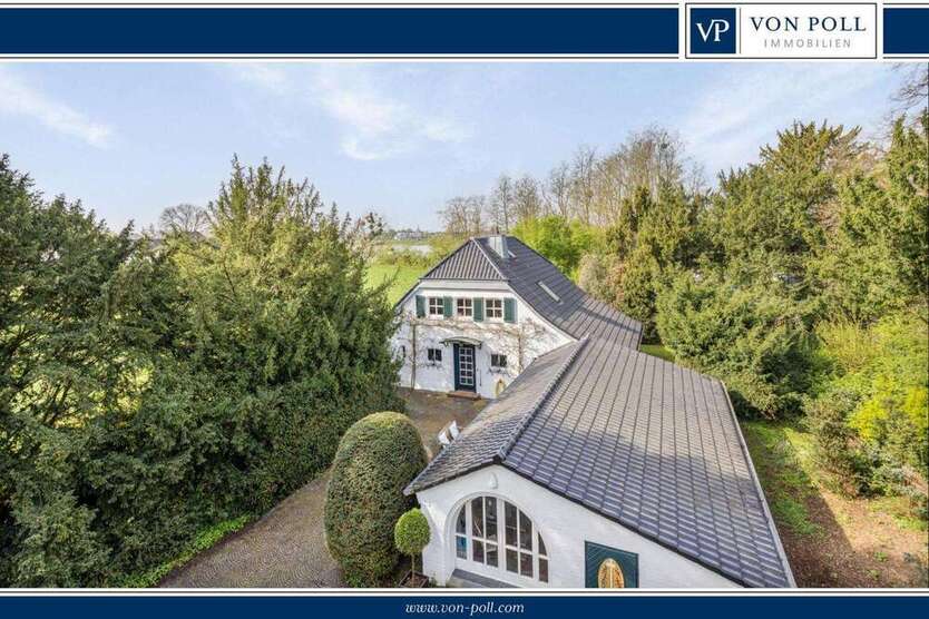 Haus zum Kaufen in Düsseldorf 2.200.000 € 215 m²