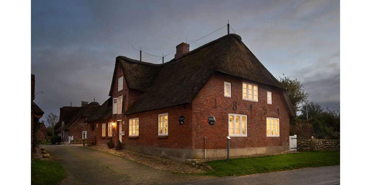 Einfamilienhaus Oldsum - 9 Zimmer, 274 m&sup2;, 1.500.000&euro; | Angebot:22566373