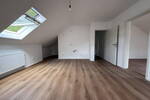 Frisch sanierte 44 m² Dachgeschoss-SingleWohnung - nur 3 Min. zum Phoenixsee, Dortmund-Schüren