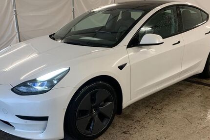 Tesla Model 3 44.997 km 25.740 &euro; Steinbach-Hallenberg OT Herges-Hallenberg 98587