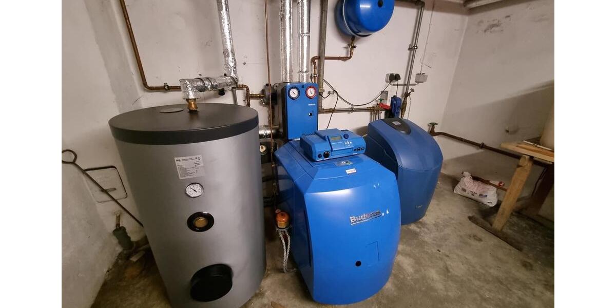 Doppelhaushälfte voll unterkellert mit Doppelgarage 2 zimmer