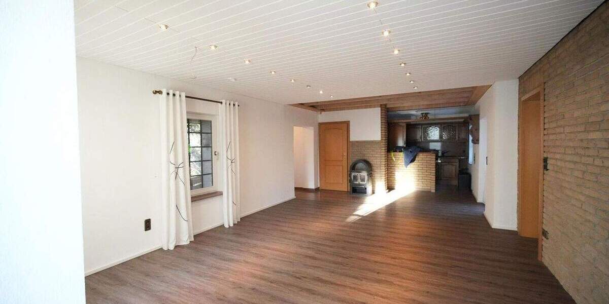 Einfamilienhaus Bad Salzuflen Innenstadt - 3 Zimmer, 135 m&sup2;, 1.390&euro; | Angebot:25539064