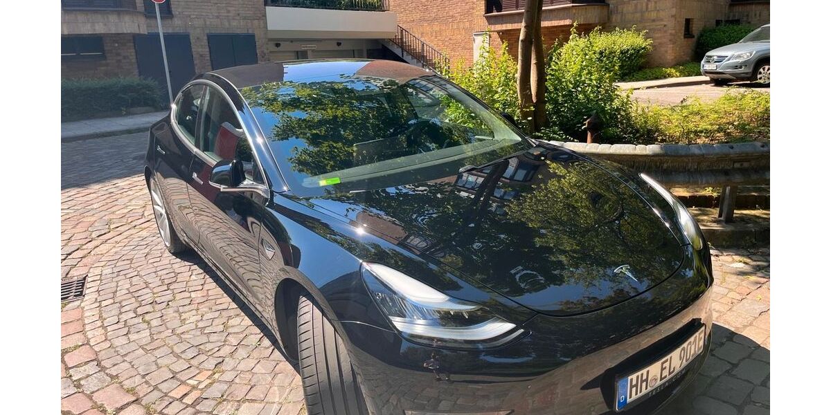 Tesla Model 3 88.000 km 20.000 &euro; Hamburg 22299