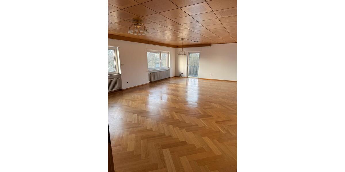 Etagenwohnung Lollar - 6 Zimmer, 135 m&sup2;, 1.150&euro; | Angebot:26349851
