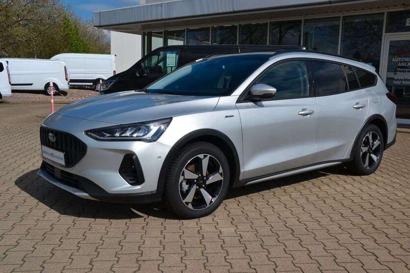 Ford Focus 18.500 km 26.770 € Döbeln 04720