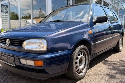 VW Golf 137.024 km 2.499 &euro; Uhingen 73066