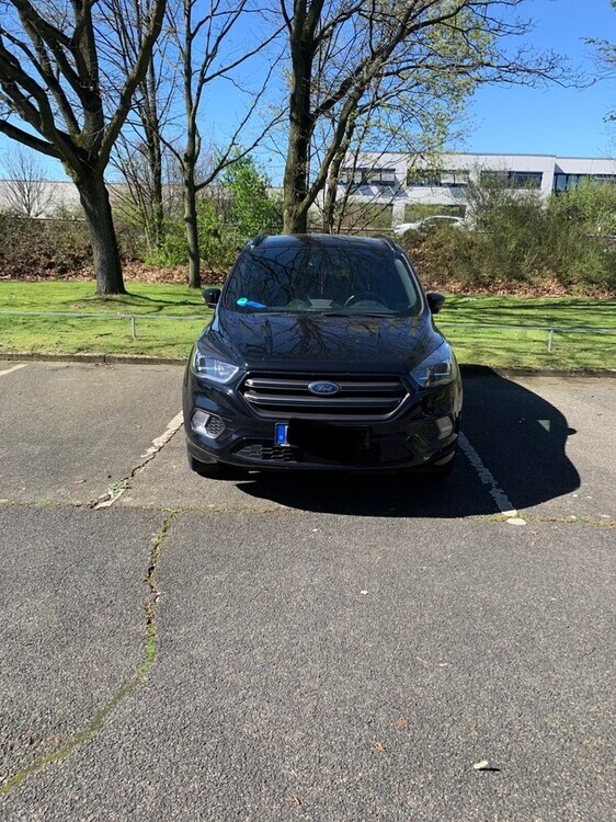 Ford Kuga 61.400 km 18.800 € Neuss 41460