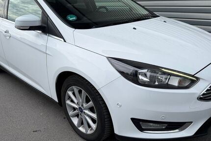Ford Focus 118.936 km 7.950 &euro; Wuppertal 42285
