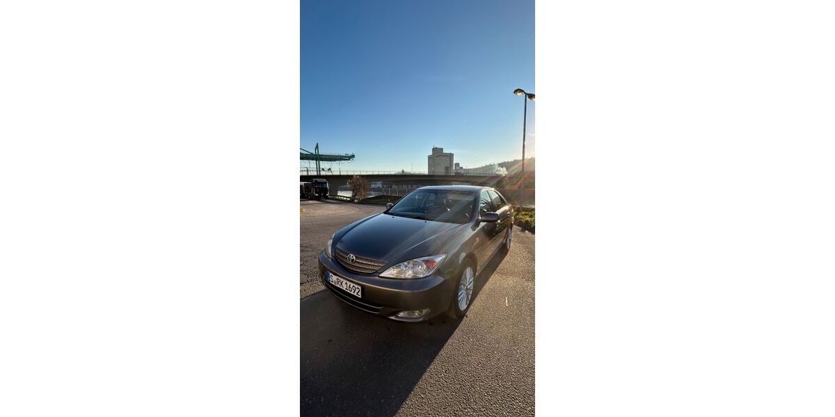 Toyota Camry 298.000 km 5.700 &euro; Ostfildern 73760