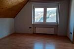 Dachgeschoßwohnung Steffenberg - 4 Zimmer, 100 m&sup2;, 880&euro; | Angebot:26311660