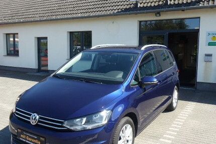 VW Touran 136.523 km 12.985 &euro; Jaenschwalde 03197