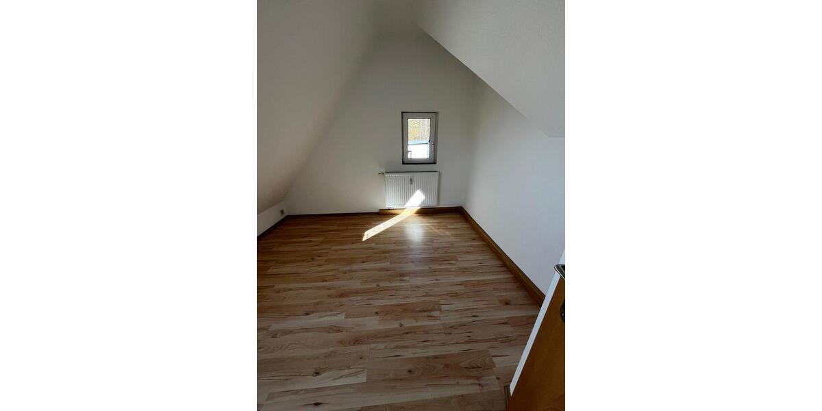 Einfamilienhaus Oberlungwitz - 4 Zimmer, 95 m&sup2;, 610&euro; | Angebot:25299138