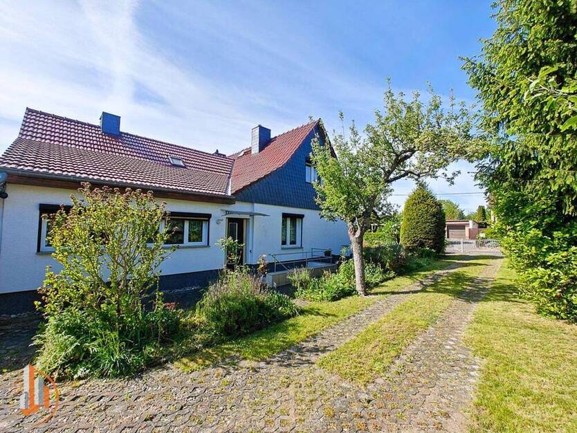 Verwirklichen Sie Ihre Wohnträume - Doppelhaushälfte mit Potenzial in Magdeburg-Hopfengarten