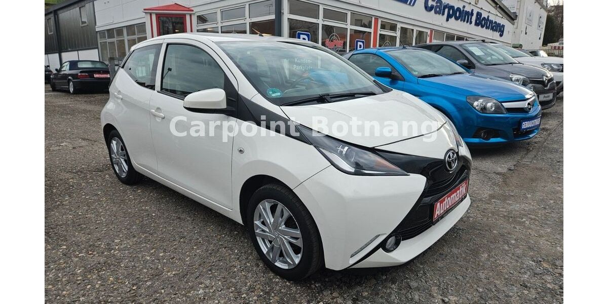 Toyota Aygo (X) 139.698 km 6.499 &euro; Stuttgart 70195
