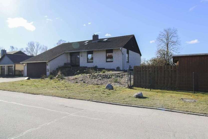 Haus zum Kaufen in Sassenburg 549.000 € 286 m²